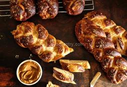 Challah Breads