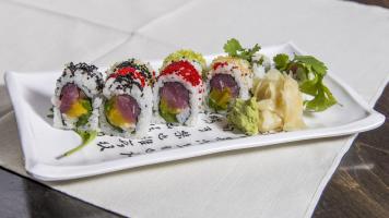 Rainbow Caviar Sushi Rolls 2 Rolls (16 Pieces)