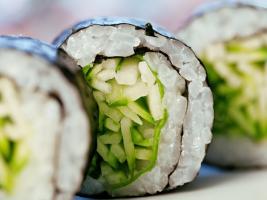 Cucumber Sushi Roll (8 Pieces)